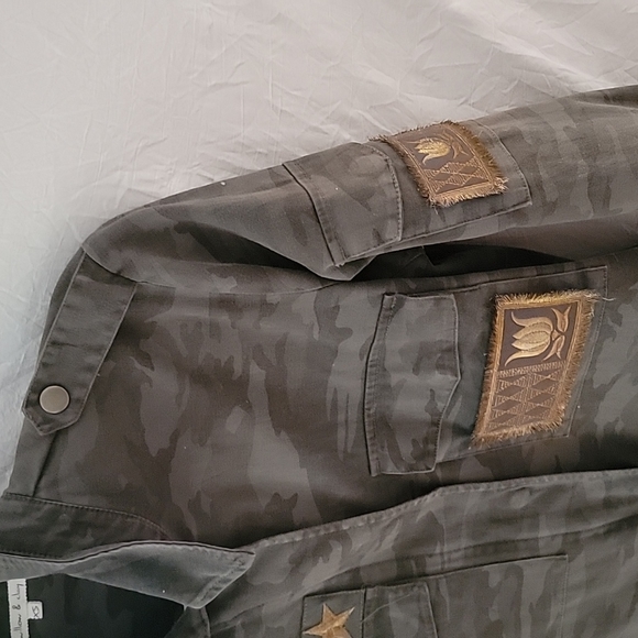 Willow & Clay Camouflage Sirt Jacket - Picture 5 of 8